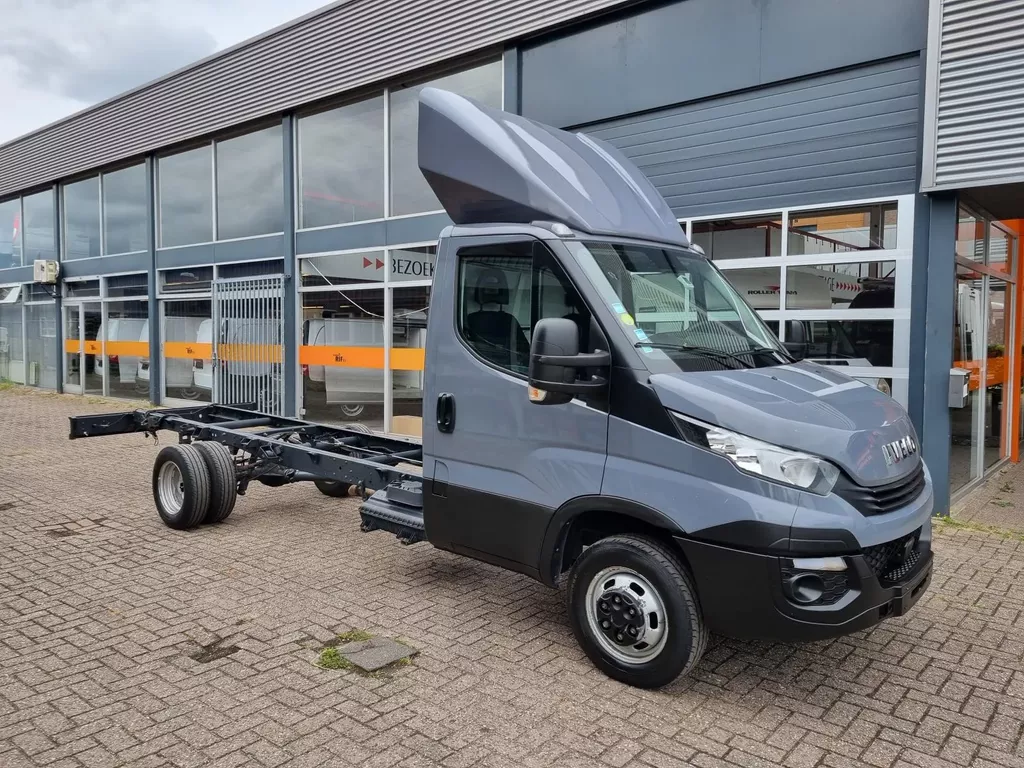 Iveco Daily 50C18 Hi Matic/ Airco/ Radstand 4.35