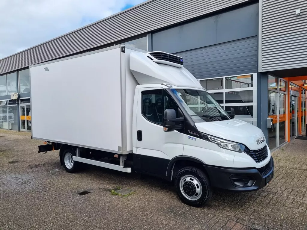 Iveco Daily 35C18 3.0 D HiMatic/ Kuhlkoffer Carrier/ Standby 230V EURO 6