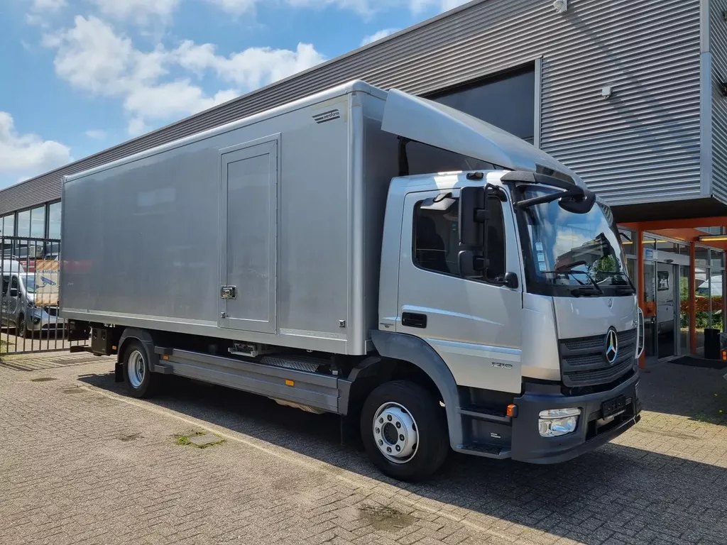 Mercedes-Benz Atego 1218/ Koffer/ Ladebordwand/ Airco/ Grau Metallic