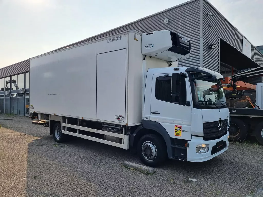 Mercedes-Benz Atego 1221 Kuhlkoffer/ LBW 2000 KG /Carrier SUPRA 850/ CHEREAU/ ATP / EURO 6